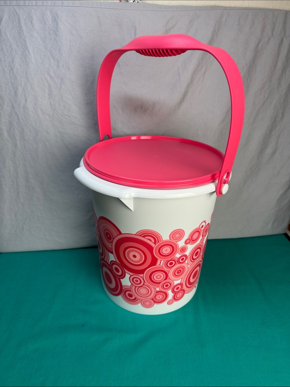 Tupperware Retro Pink Circles Bucket 8.5L With Lid & Handle - Picture 2 of 2